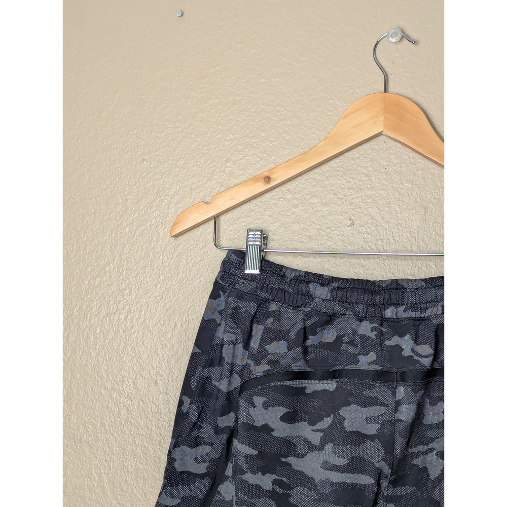 Lululemon Shorts Womens Small Black Gray Camo Athletic Running Gym 6.5" - Picture 10 of 12